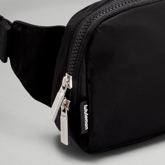 New Release Lululemon Large Everywhere Belt Bag Black EBB Fanny Pack NWT - Picture 7 of 12